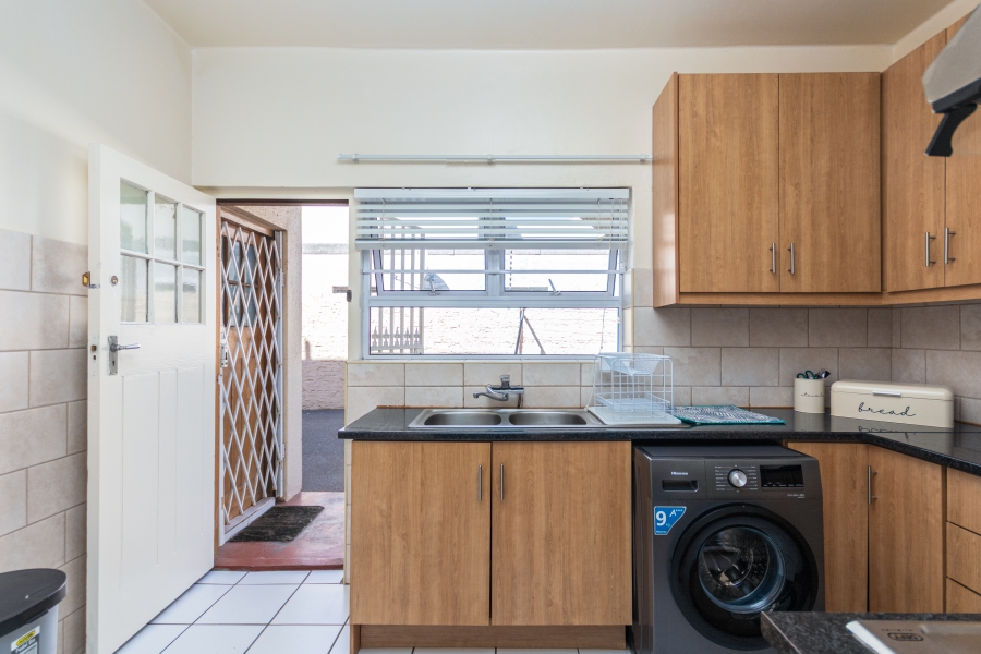 2 Bedroom Property for Sale in Kenilworth Western Cape